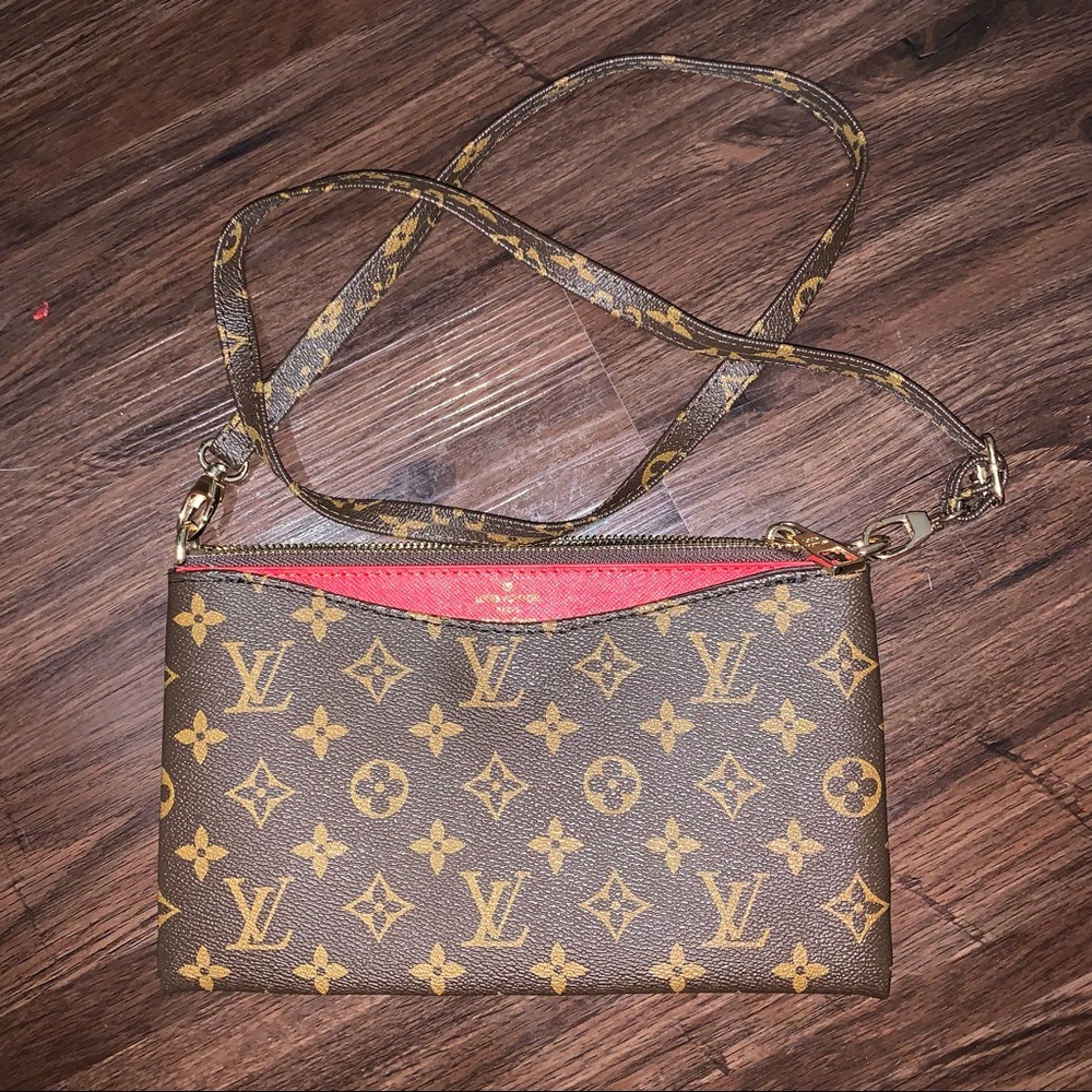 Small Envelope Cross Body